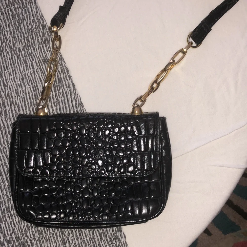 Vintage Vinyl Pleather snakeskin gold chain crossbody purse